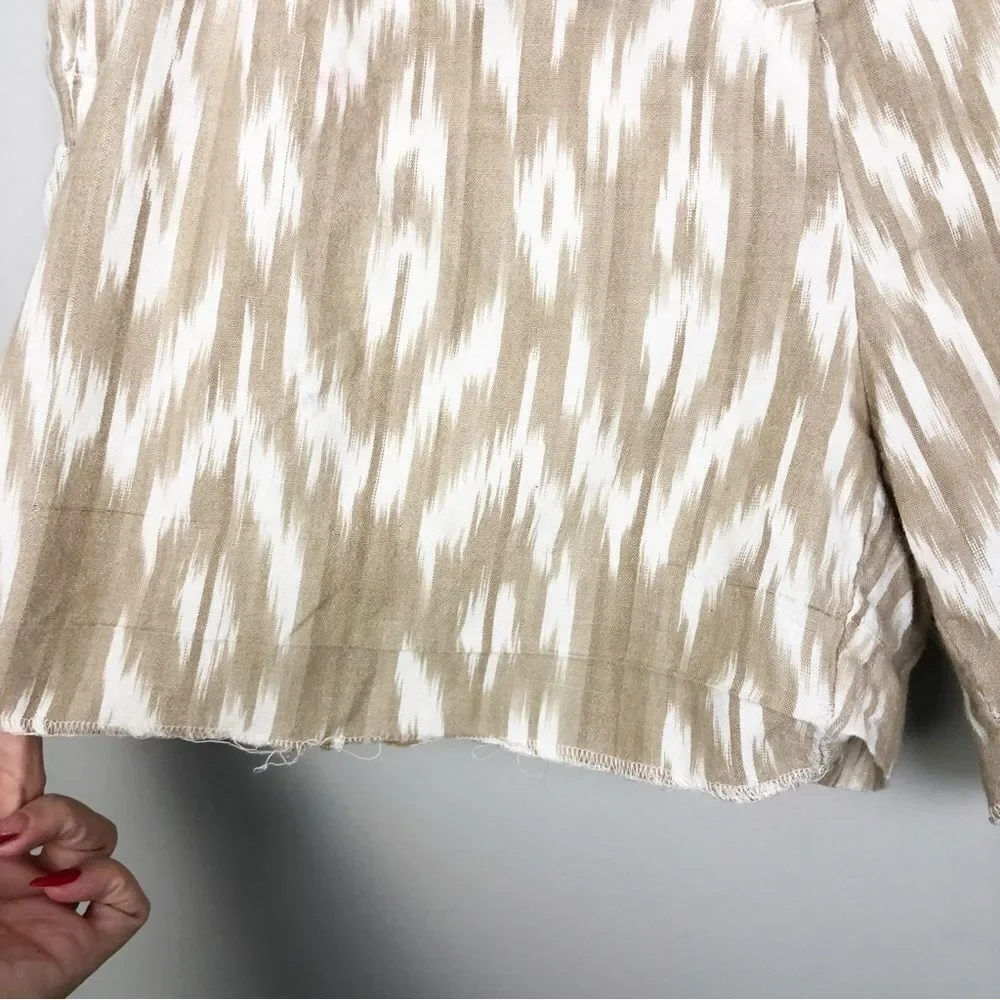 TOMMY HILFIGER | Tan/White Tribal Brushstroke Belted Shorts Women’s Size 16